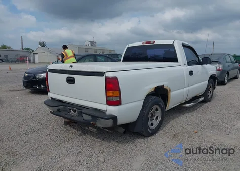 2002 Chevrolet Silverado 1500 z USA, uszkodzony, nr VIN 1GCEC14W92Z169630